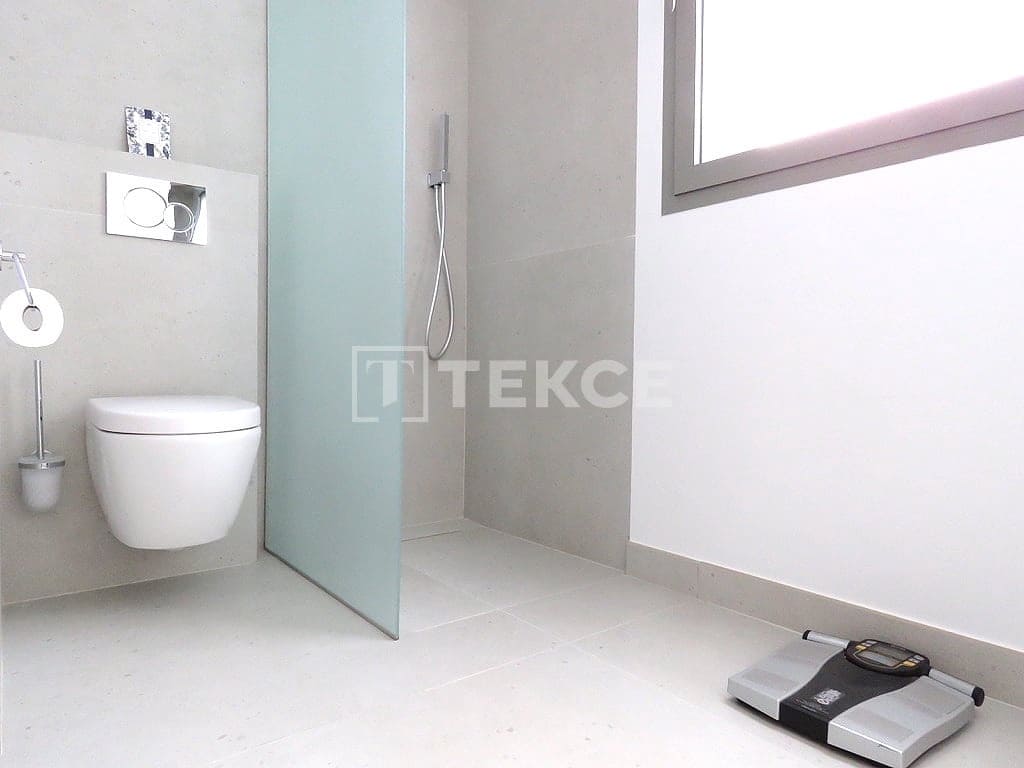 4 chambre Villa/Maison à vendre à Ciudad Quesada avec piscine - 1 800 000 € (Ref: 8965776)