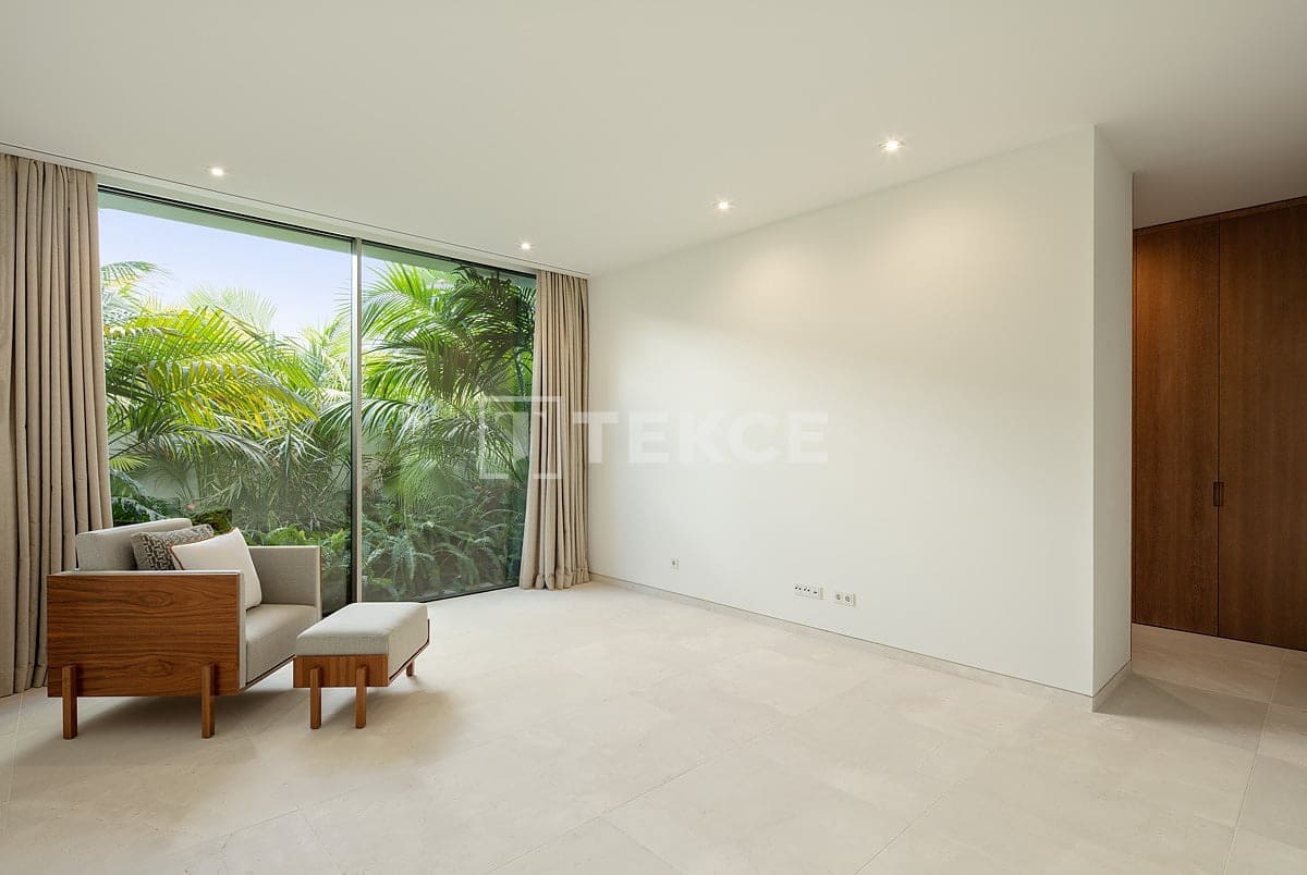 4 bedroom Villa for sale in Casares with pool - € 5,750,000 (Ref: 8965834)