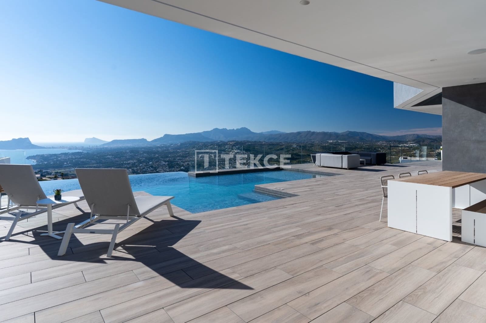 4 bedroom Villa for sale in Benitachell / Benitatxell with pool - € 2,950,000 (Ref: 8965897)