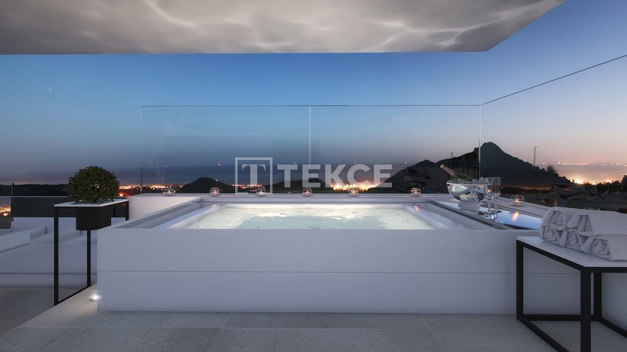 2 bedroom Flat for sale in Ojen with pool - € 795,000 (Ref: 8965927)