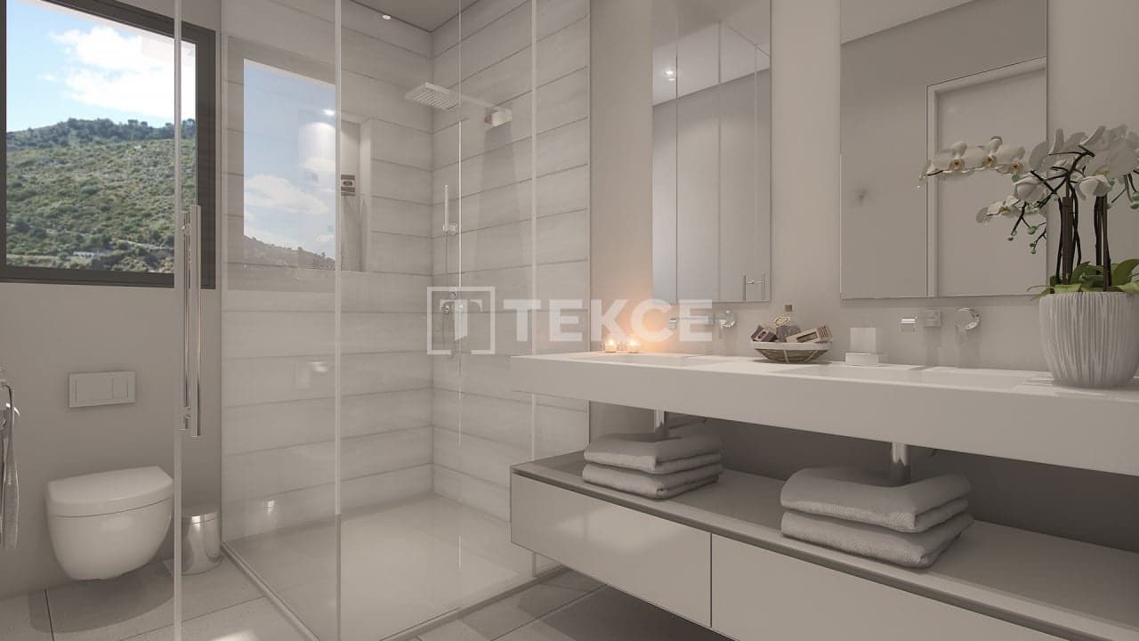 2 bedroom Flat for sale in Ojen with pool - € 795,000 (Ref: 8965927)