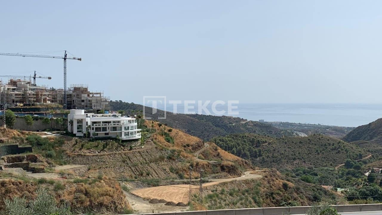 2 bedroom Flat for sale in Ojen with pool - € 795,000 (Ref: 8965927)