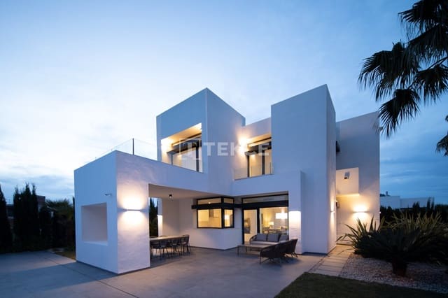 4 soverom Villa til salgs i La Manga del Mar Menor med svømmebasseng - € 900 000 (Ref: 8965935)