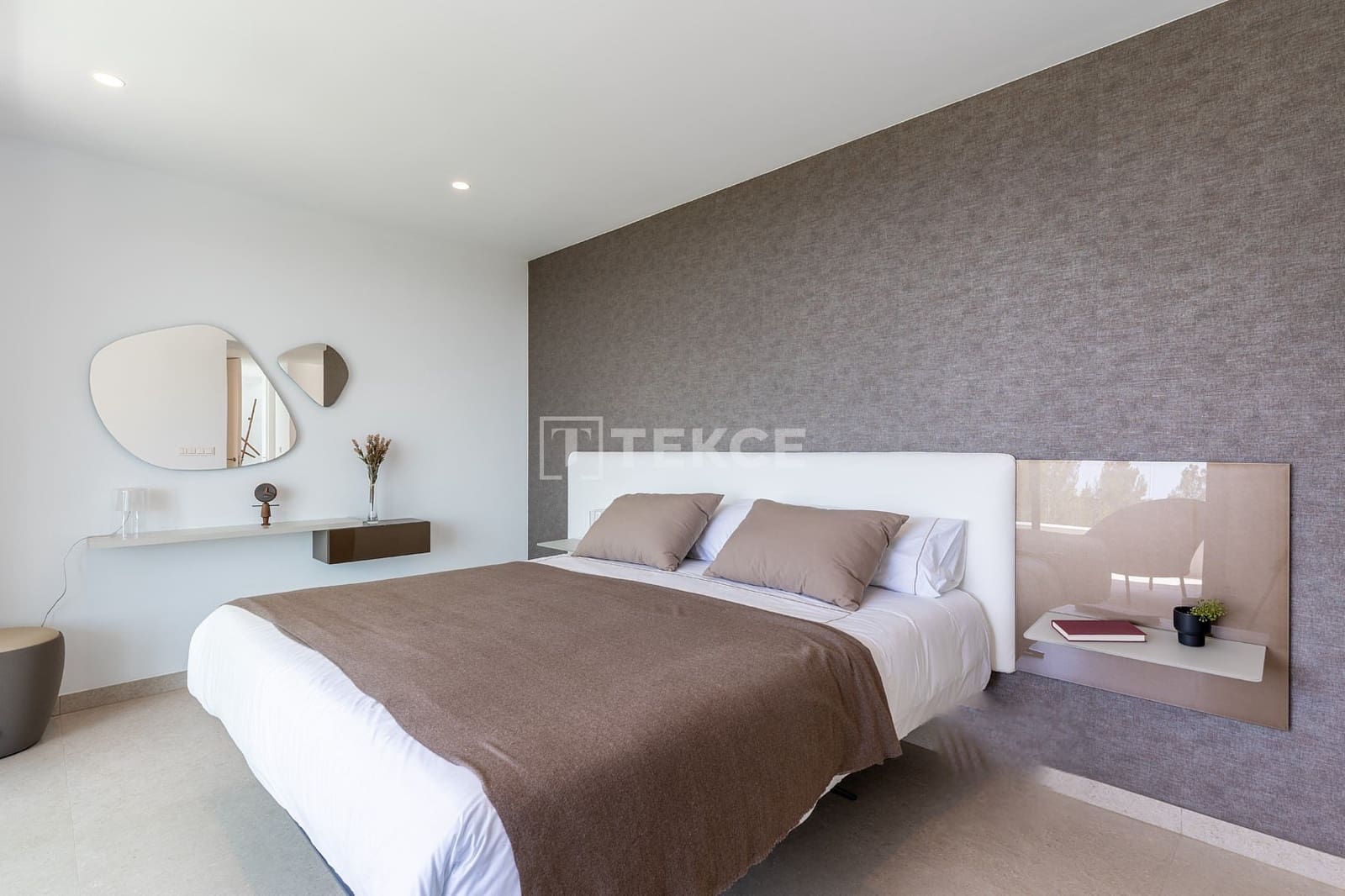 4 bedroom Villa for sale in Altea with pool - € 2,135,000 (Ref: 8965941)