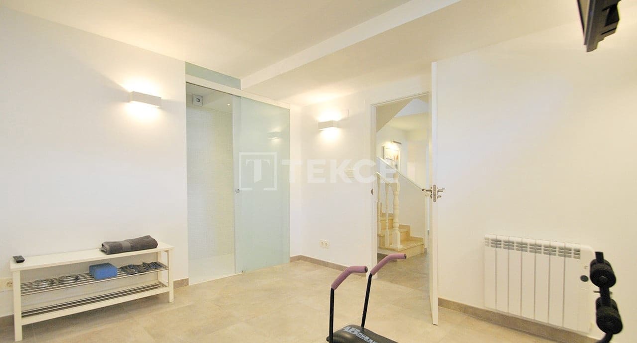 5 slaapkamer Villa te koop in San Fulgencio met zwembad - € 598.000 (Ref: 8965956)