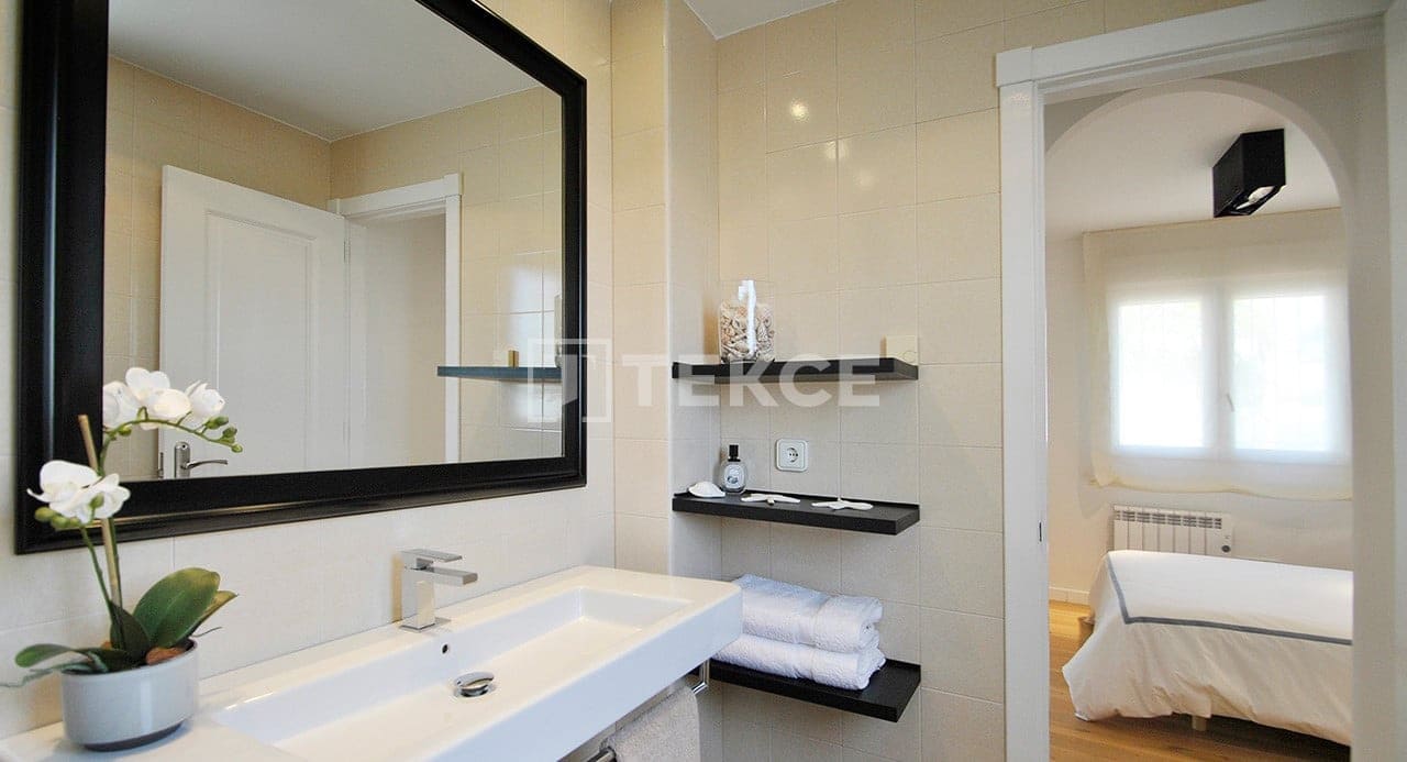 5 slaapkamer Villa te koop in San Fulgencio met zwembad - € 598.000 (Ref: 8965956)