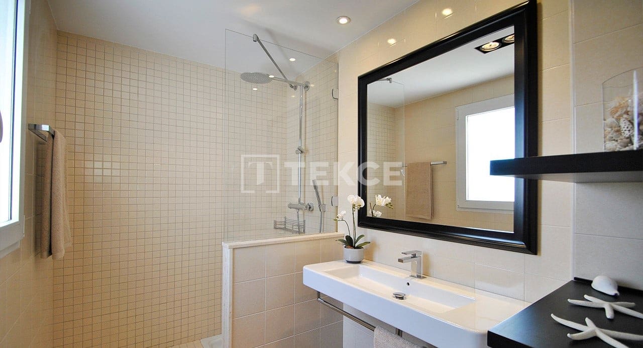 5 slaapkamer Villa te koop in San Fulgencio met zwembad - € 598.000 (Ref: 8965956)