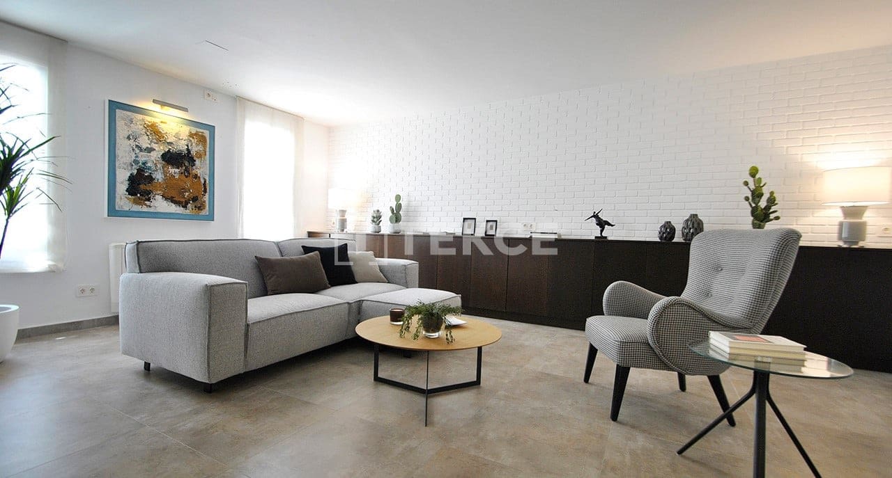 5 slaapkamer Villa te koop in San Fulgencio met zwembad - € 598.000 (Ref: 8965956)