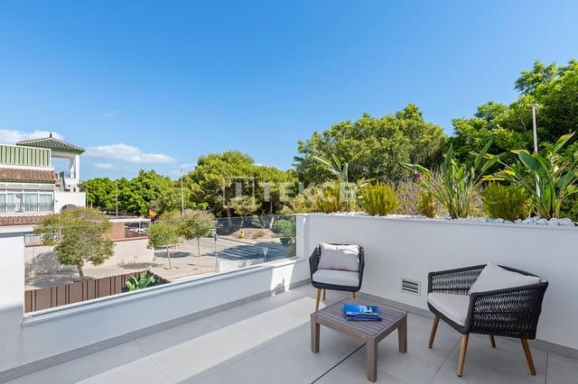 3 soverom Villa til salgs i Mil Palmeras, Pilar de la Horadada med svømmebasseng - € 540 000 (Ref: 8965957)