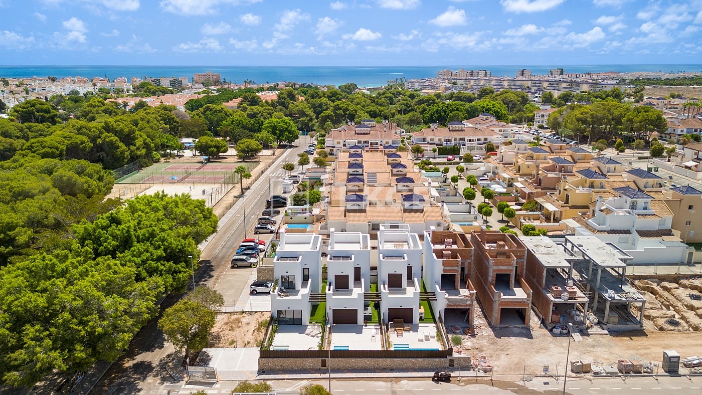 3 soverom Villa til salgs i Pilar de la Horadada med svømmebasseng - € 540 000 (Ref: 8965957)