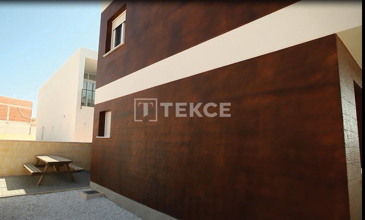 4 bedroom Villa for sale in Gran Alacant with pool - € 605,000 (Ref: 8965959)