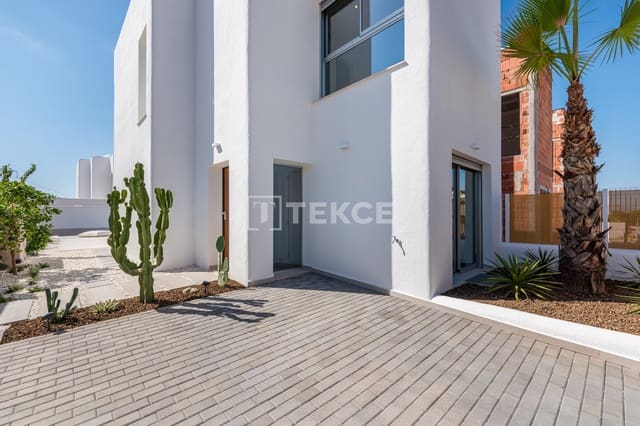 3 slaapkamer Villa te koop in Los Alcázares met zwembad - € 500.000 (Ref: 8966022)