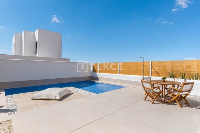3 slaapkamer Villa te koop in Los Alcázares met zwembad - € 500.000 (Ref: 8966022)