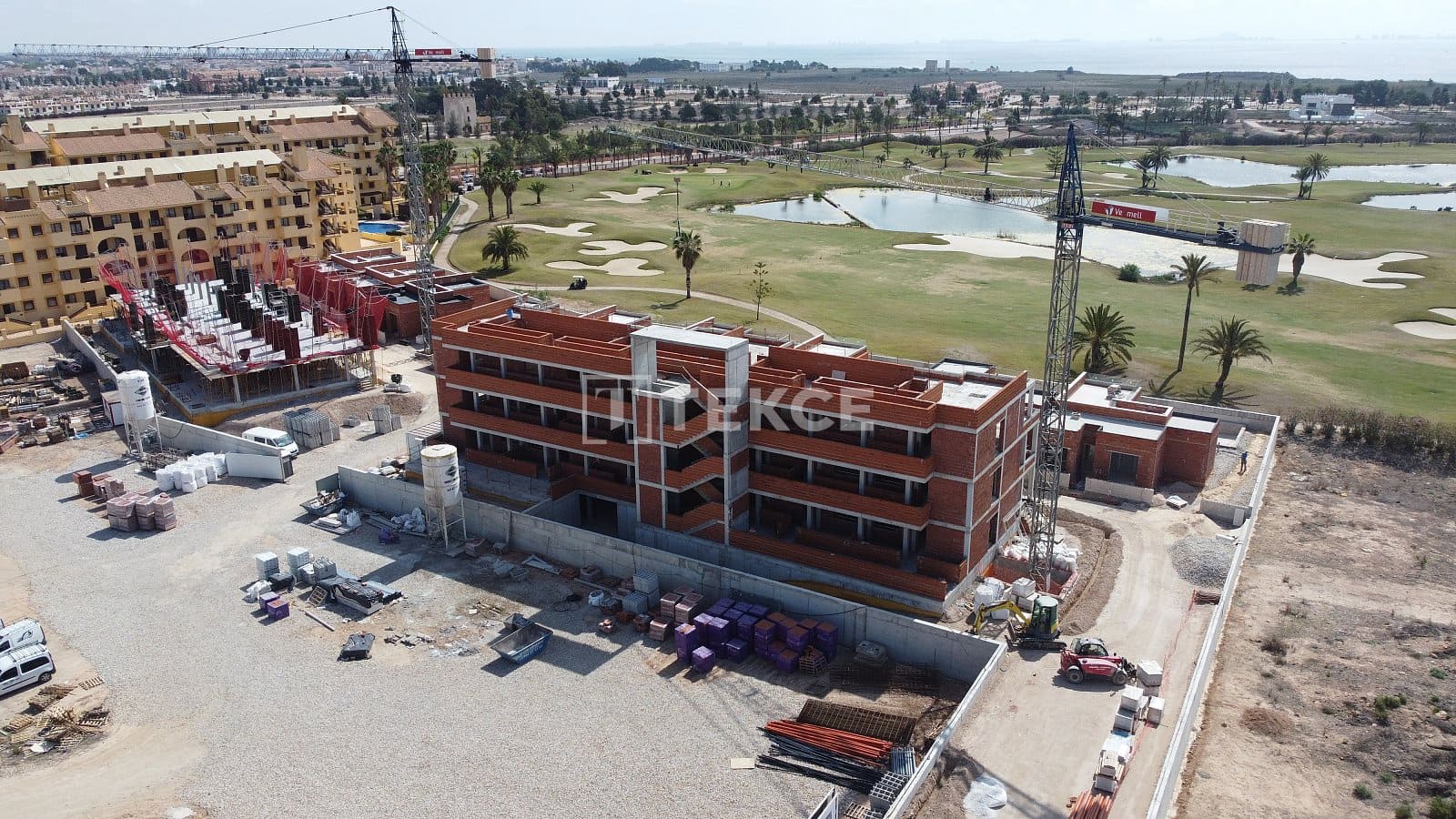 2 bedroom Flat for sale in Los Alcazares with pool - € 249,000 (Ref: 8966026)