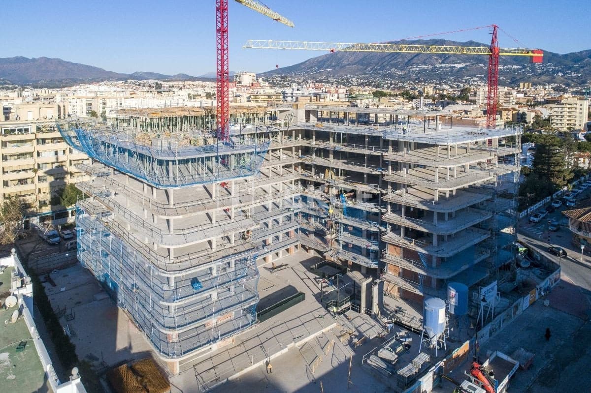 2 makuuhuone Asunto myytävänä paikassa Fuengirola mukana uima-altaan - 660 000 € (Ref: 8966040)