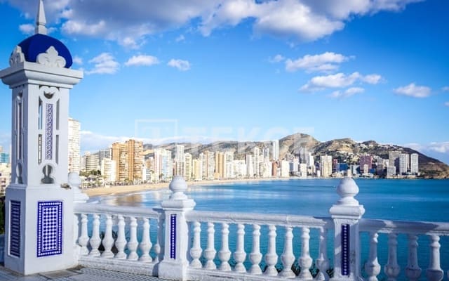 2 sypialnia Mieszkanie na sprzedaż w Playa Poniente, Benidorm z basenem - 970 000 € (Ref: 8966075)