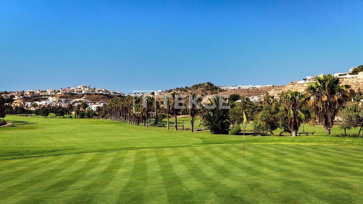 4 bedroom Villa for sale in Rojales with pool - € 729,000 (Ref: 8966077)