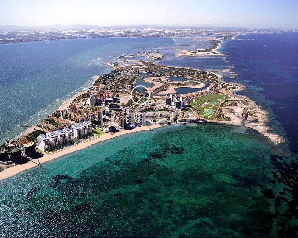 3 sypialnia Willa na sprzedaż w La Manga del Mar Menor z basenem - 780 000 € (Ref: 8966082)