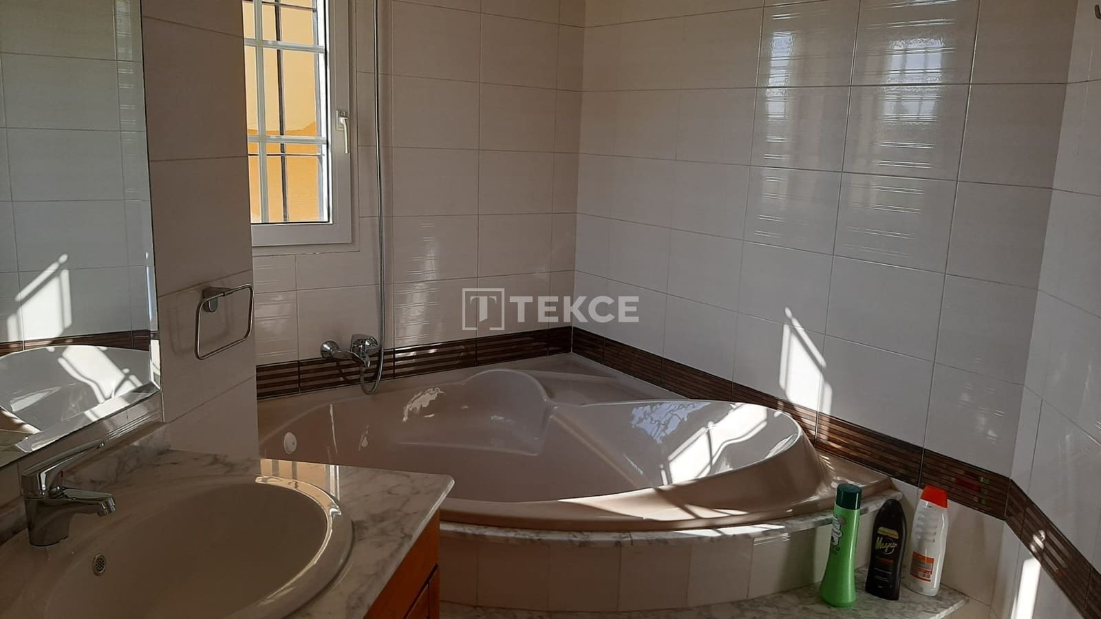 3 sypialnia Willa na sprzedaż w La Manga del Mar Menor z basenem - 780 000 € (Ref: 8966082)