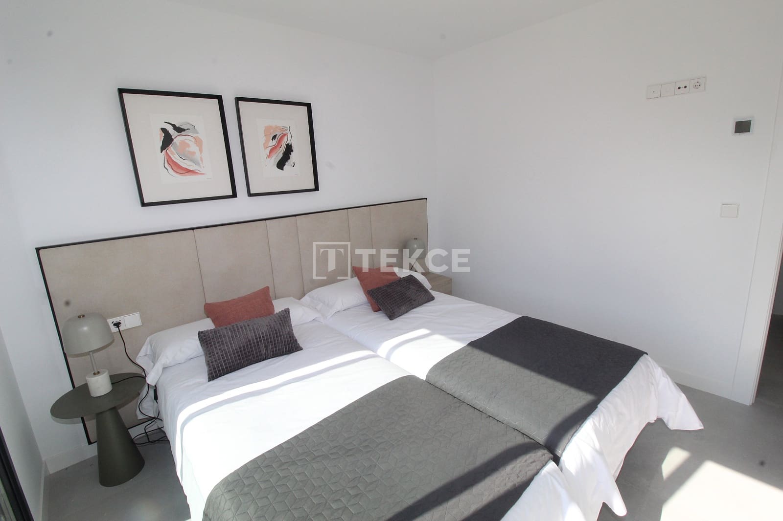 2 bedroom Flat for sale in Monforte del Cid with pool - € 395,000 (Ref: 8966089)