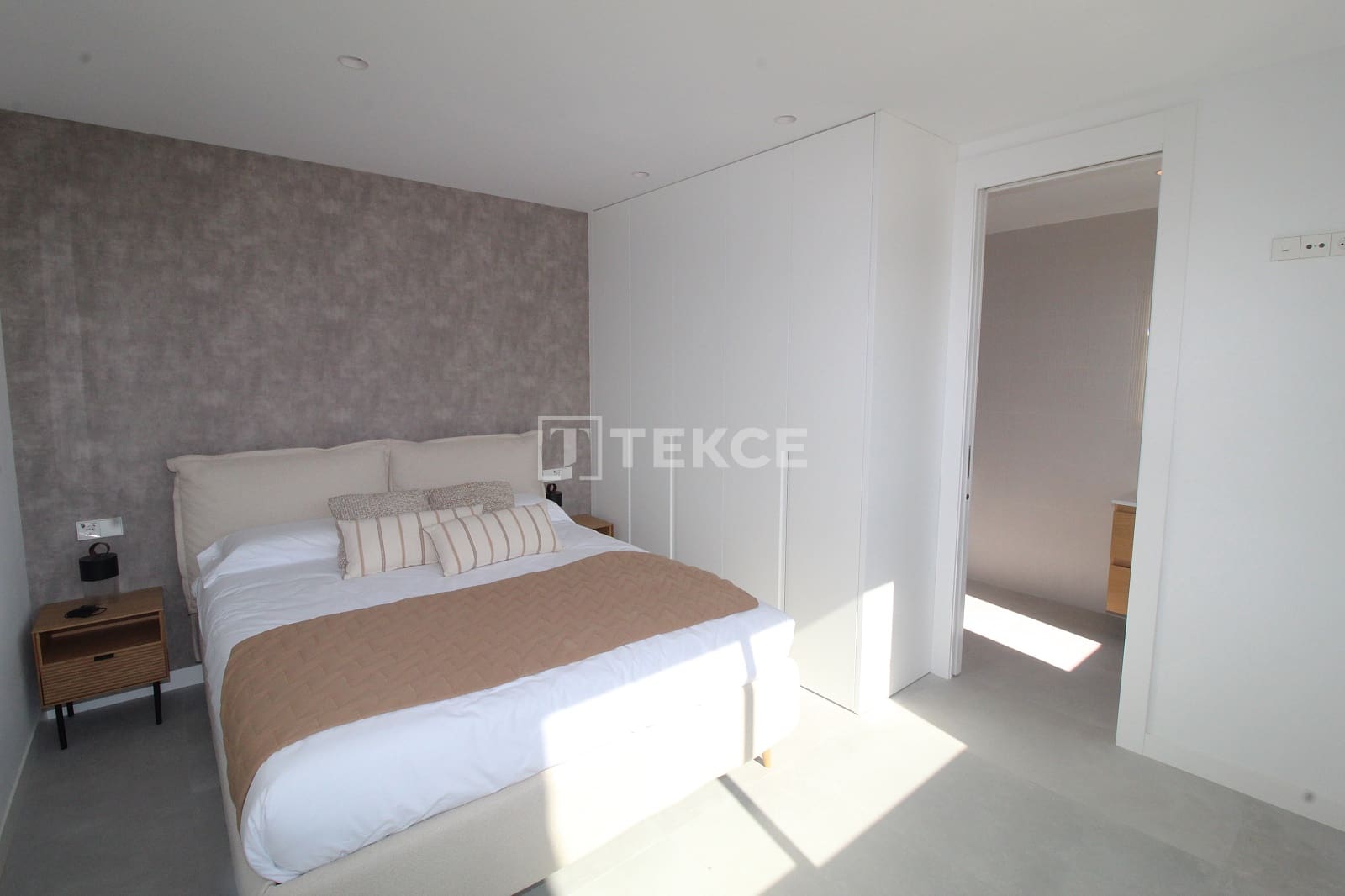 2 bedroom Flat for sale in Monforte del Cid with pool - € 395,000 (Ref: 8966089)