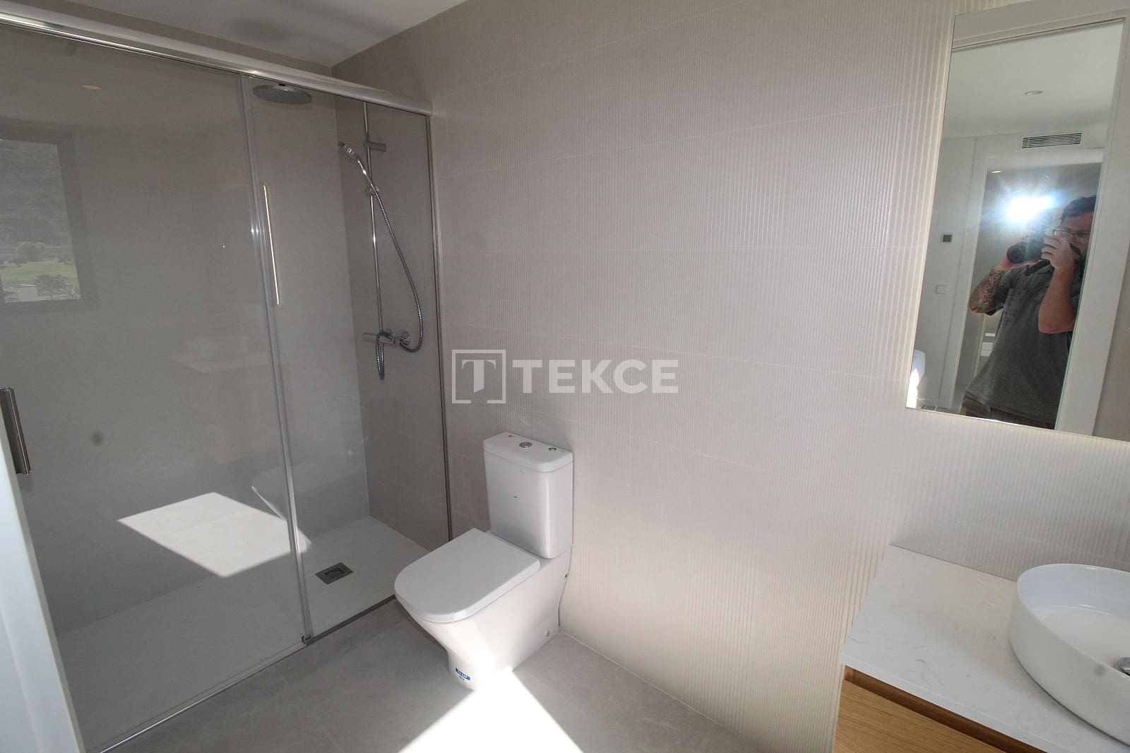 2 bedroom Flat for sale in Monforte del Cid with pool - € 395,000 (Ref: 8966089)