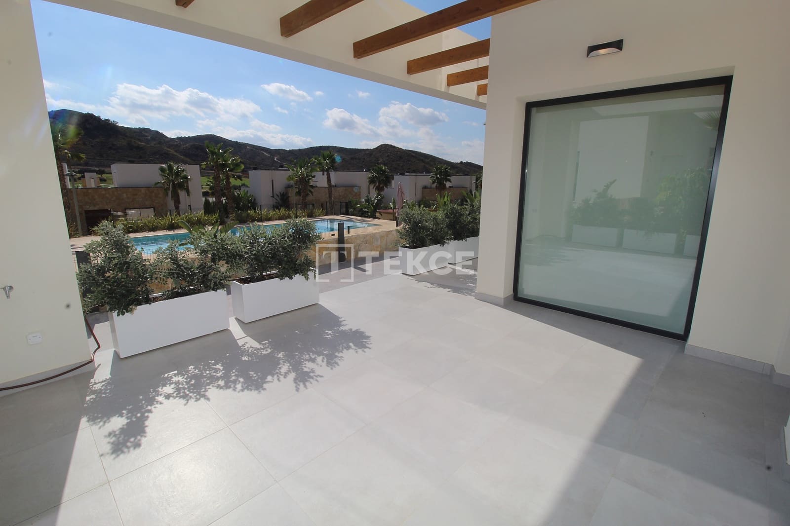 2 bedroom Flat for sale in Monforte del Cid with pool - € 395,000 (Ref: 8966089)