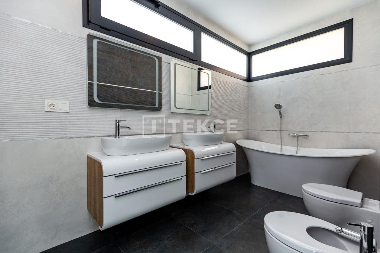 7 sypialnia Willa na sprzedaż w Finestrat z basenem - 4 450 000 € (Ref: 8966091)