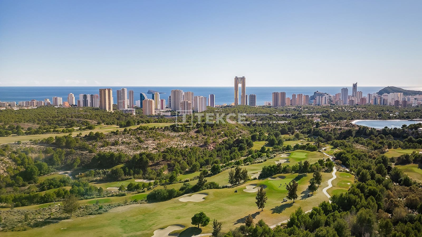 3 bedroom Flat for sale in Benidorm with pool - € 885,000 (Ref: 8966095)