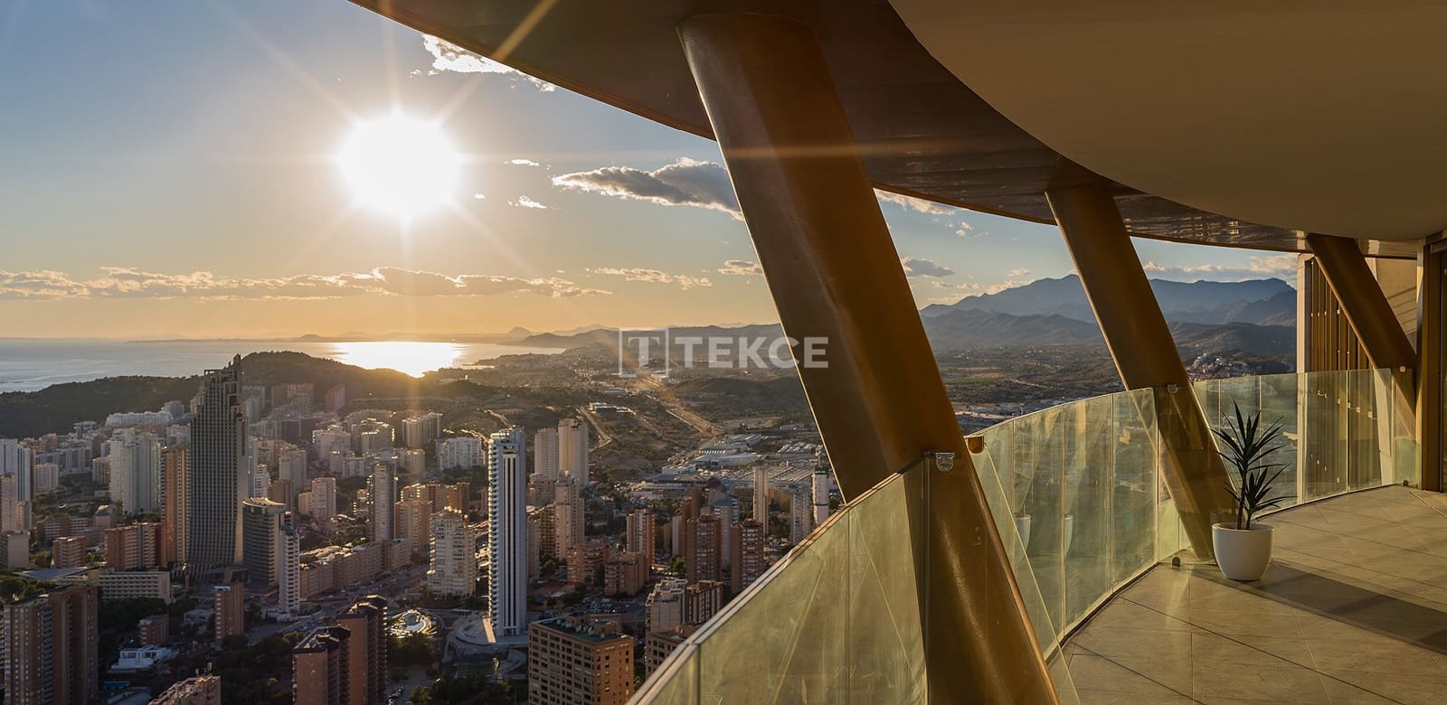 3 bedroom Flat for sale in Benidorm with pool - € 885,000 (Ref: 8966095)