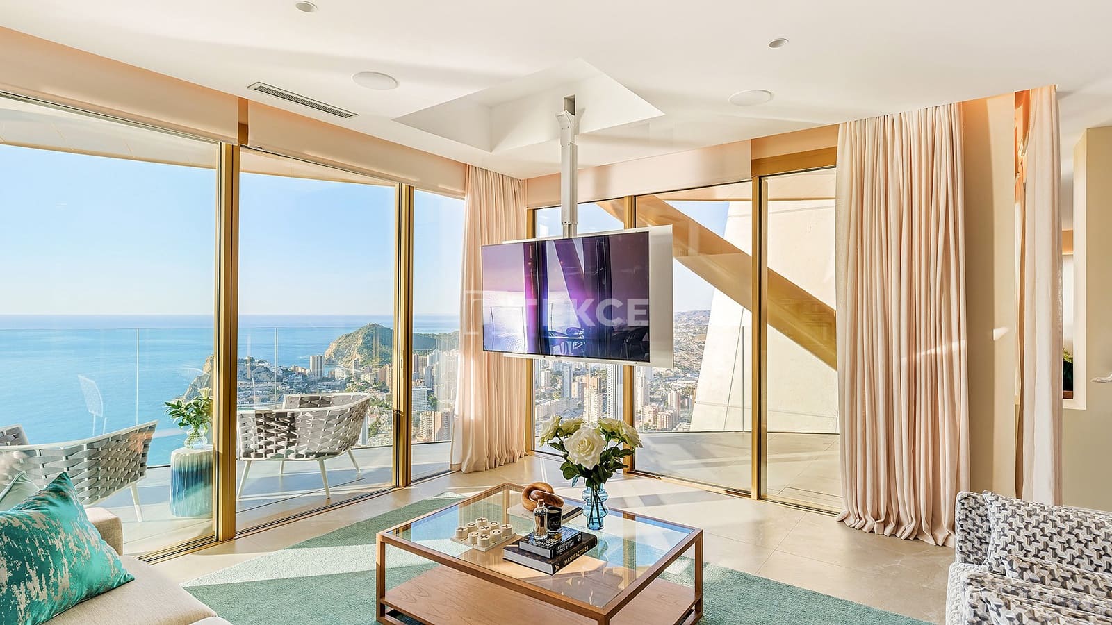 3 bedroom Flat for sale in Benidorm with pool - € 885,000 (Ref: 8966095)