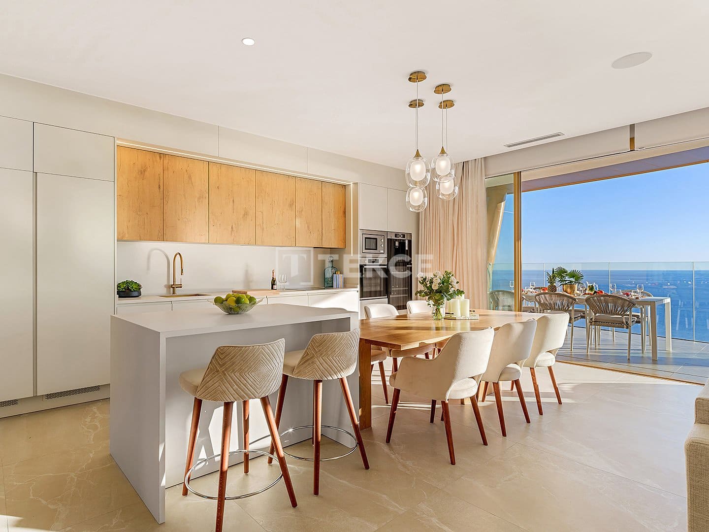 2 bedroom Flat for sale in Benidorm with pool - € 1,170,000 (Ref: 8966096)