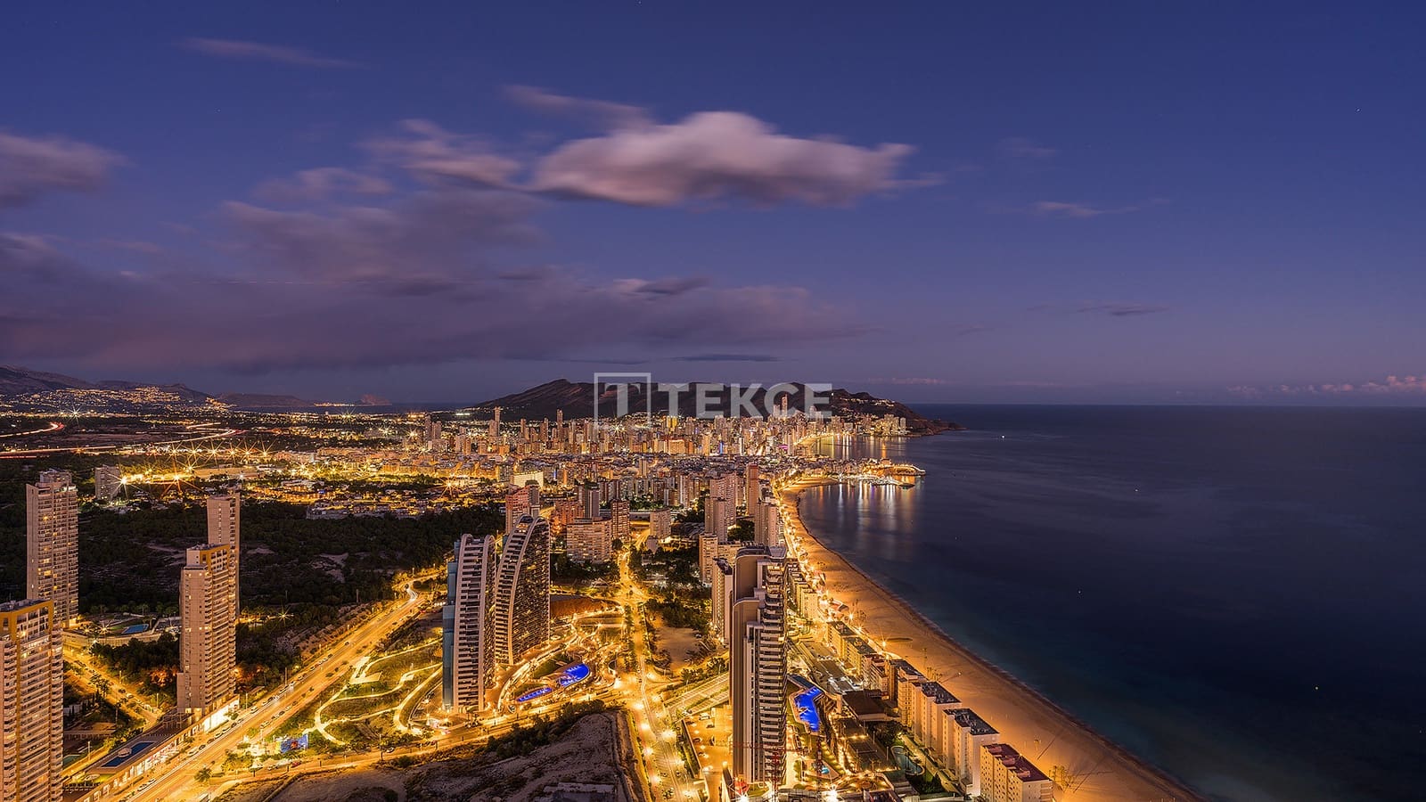 2 bedroom Flat for sale in Benidorm with pool - € 1,170,000 (Ref: 8966096)