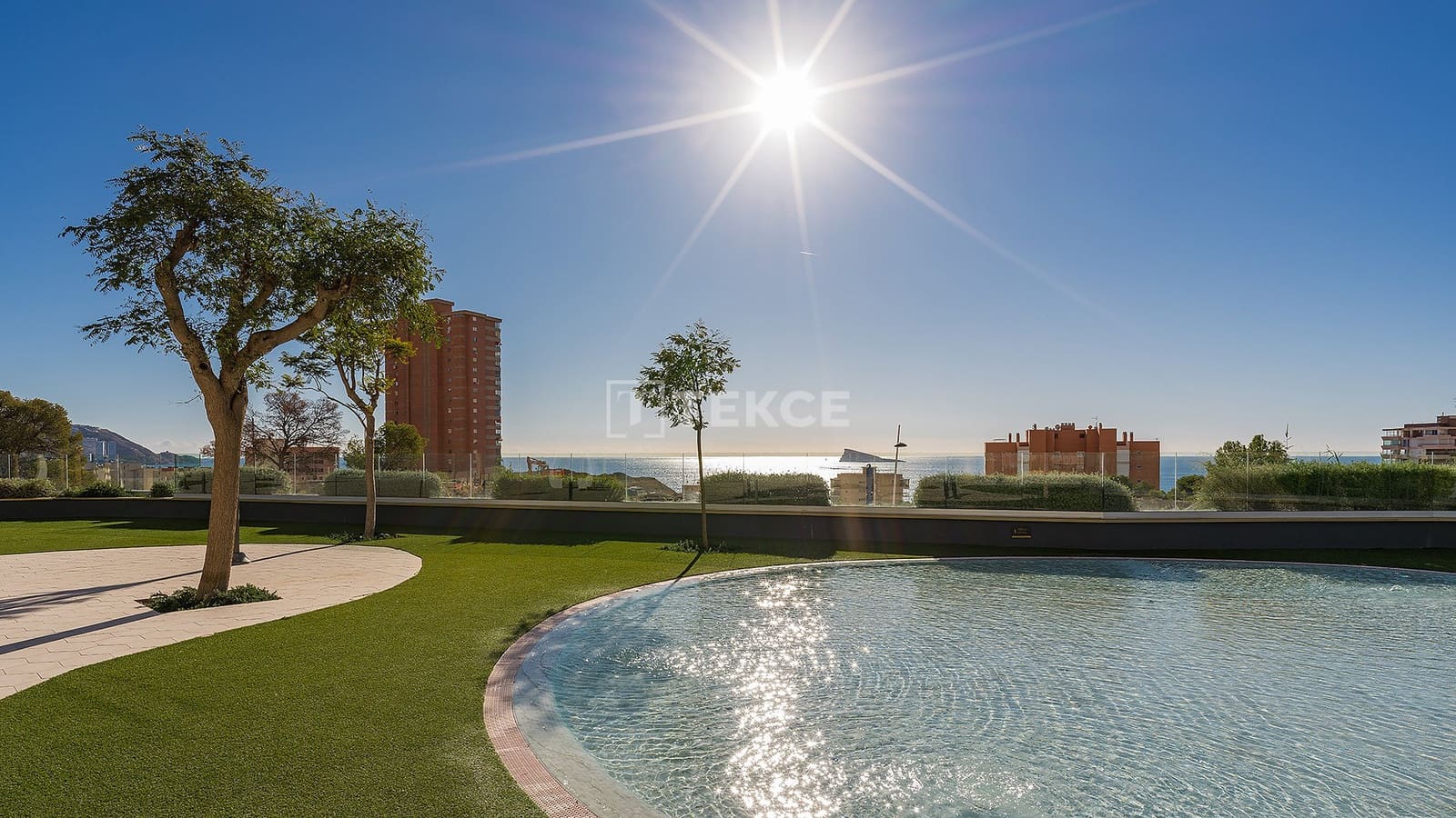 2 bedroom Flat for sale in Benidorm with pool - € 1,170,000 (Ref: 8966096)