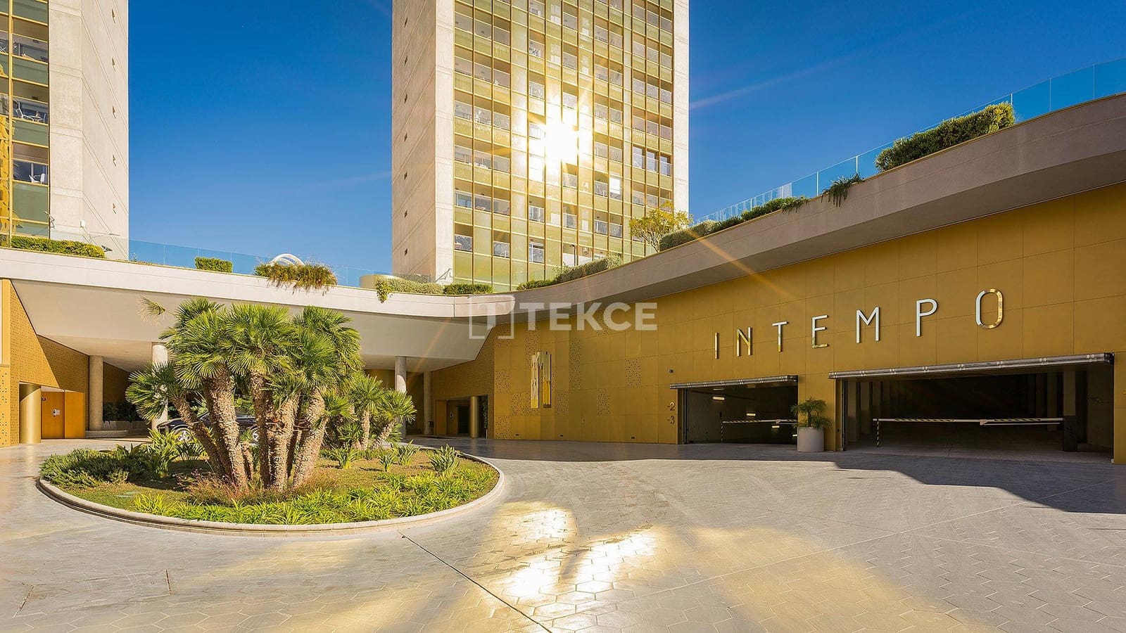 2 bedroom Flat for sale in Benidorm with pool - € 1,170,000 (Ref: 8966096)