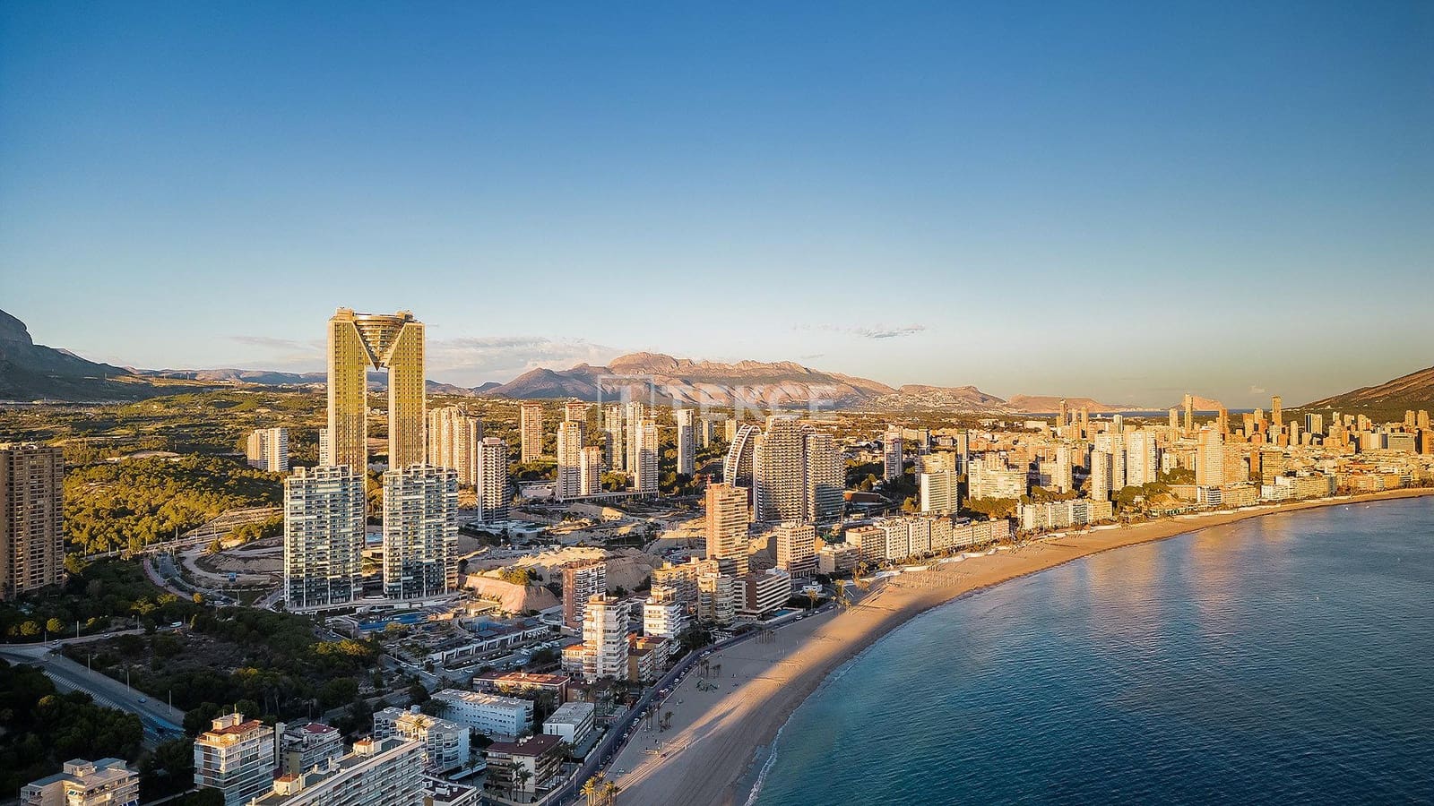 2 bedroom Flat for sale in Benidorm with pool - € 1,170,000 (Ref: 8966096)