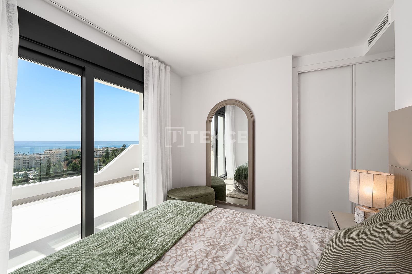3 bedroom Flat for sale in El Chaparral with pool - € 890,000 (Ref: 8966101)