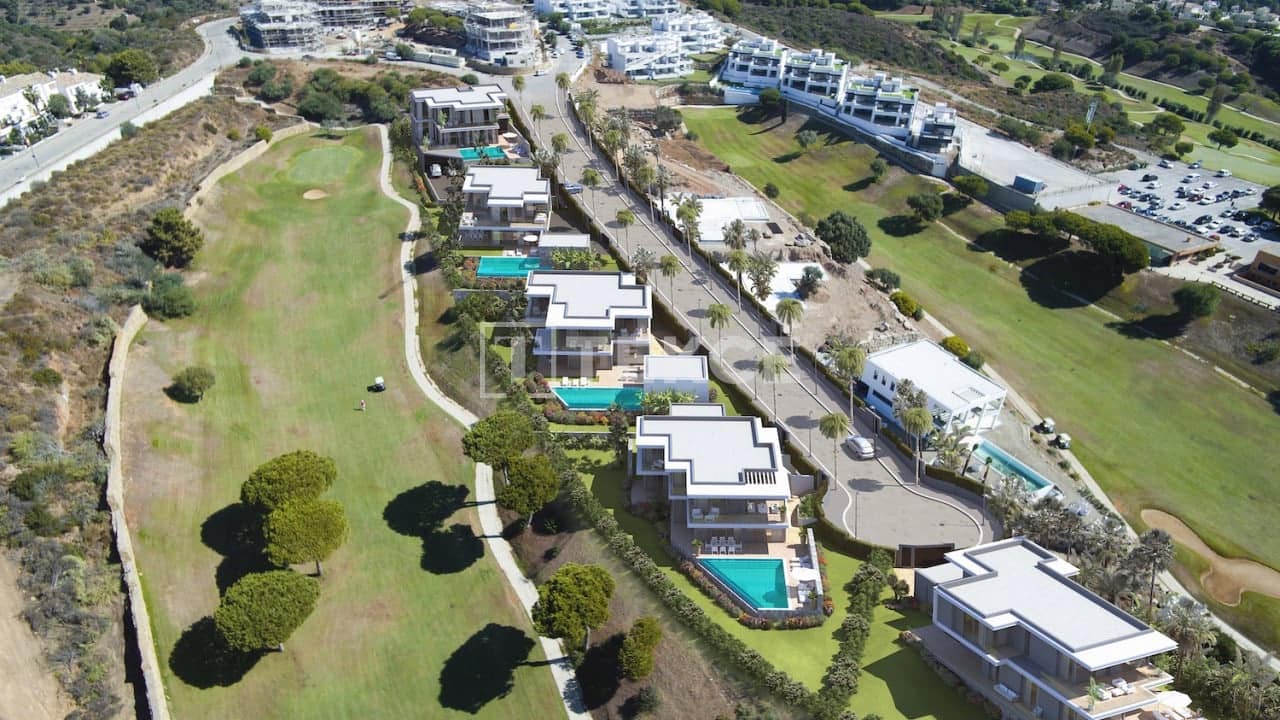 5 soveværelse Villa til salg i Cabopino med swimmingpool - € 3.950.000 (Ref: 8966180)