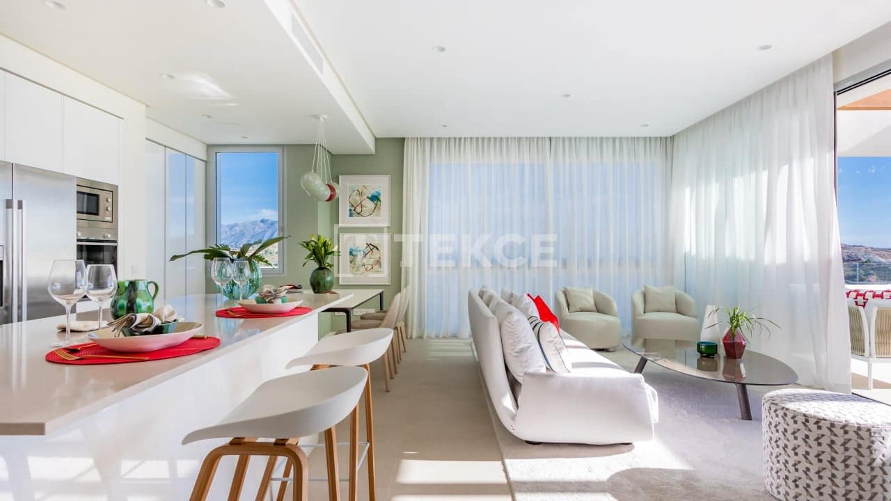 3 bedroom Flat for sale in Benahavis with pool - € 755,000 (Ref: 8966182)