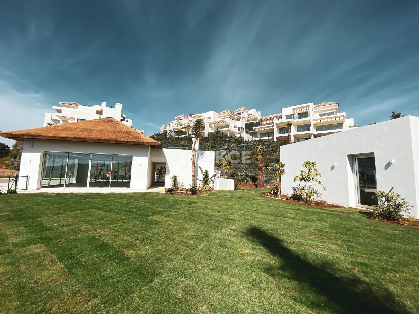 3 bedroom Flat for sale in Benahavis with pool - € 880,000 (Ref: 8966183)