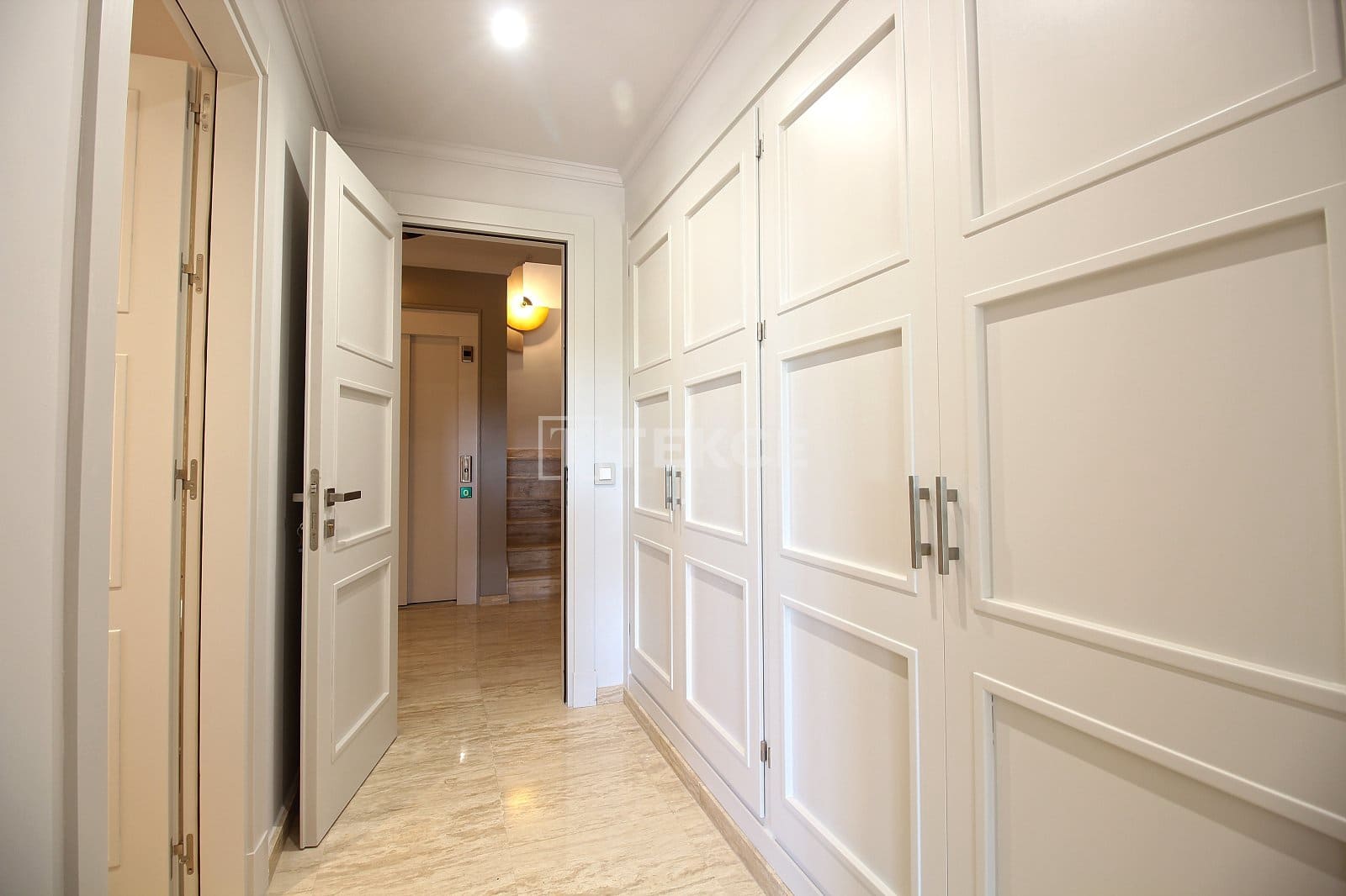 Villa for sale in Benahavis with pool - € 13,950,000 (Ref: 8966186)