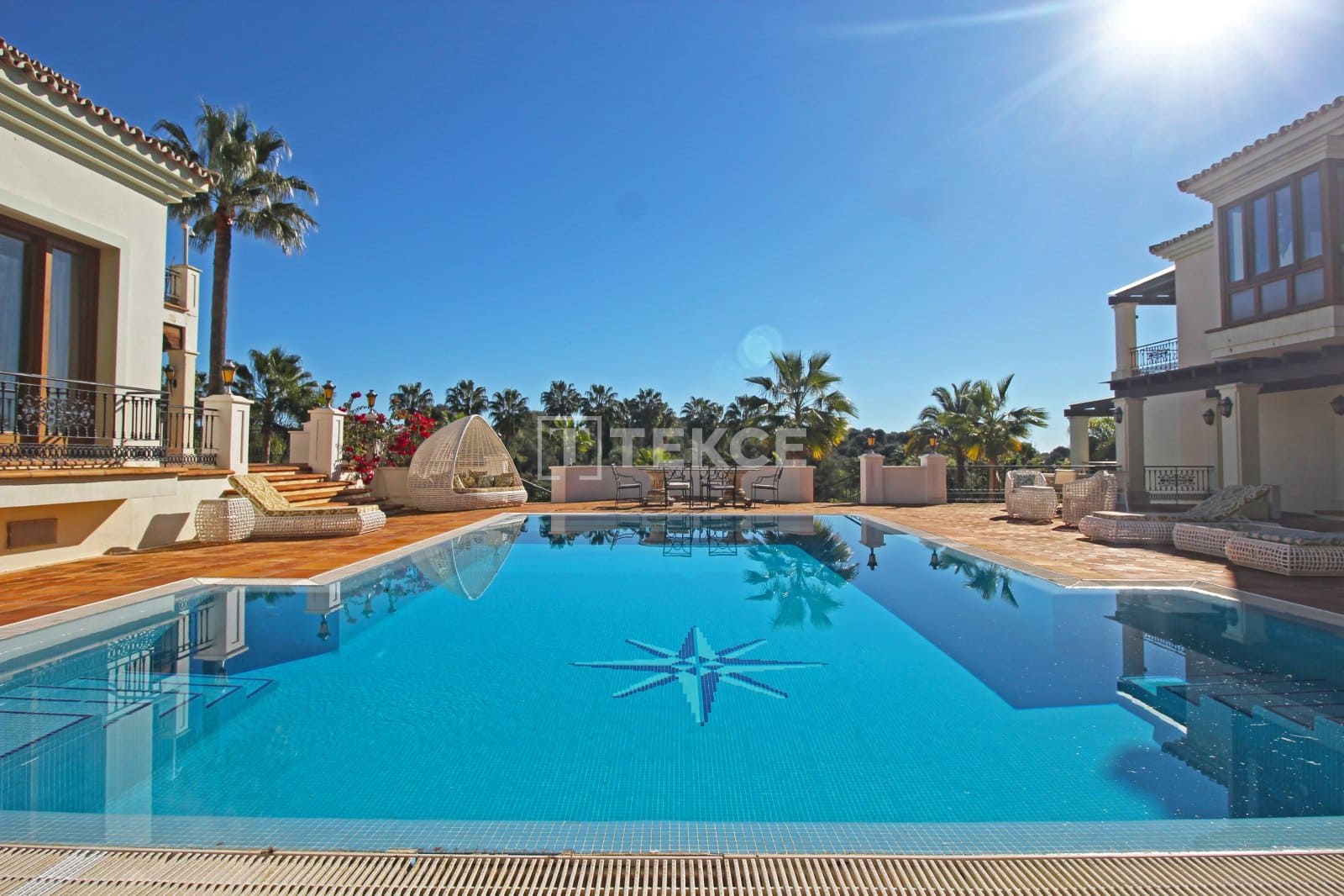 Villa for sale in Benahavis with pool - € 13,950,000 (Ref: 8966186)