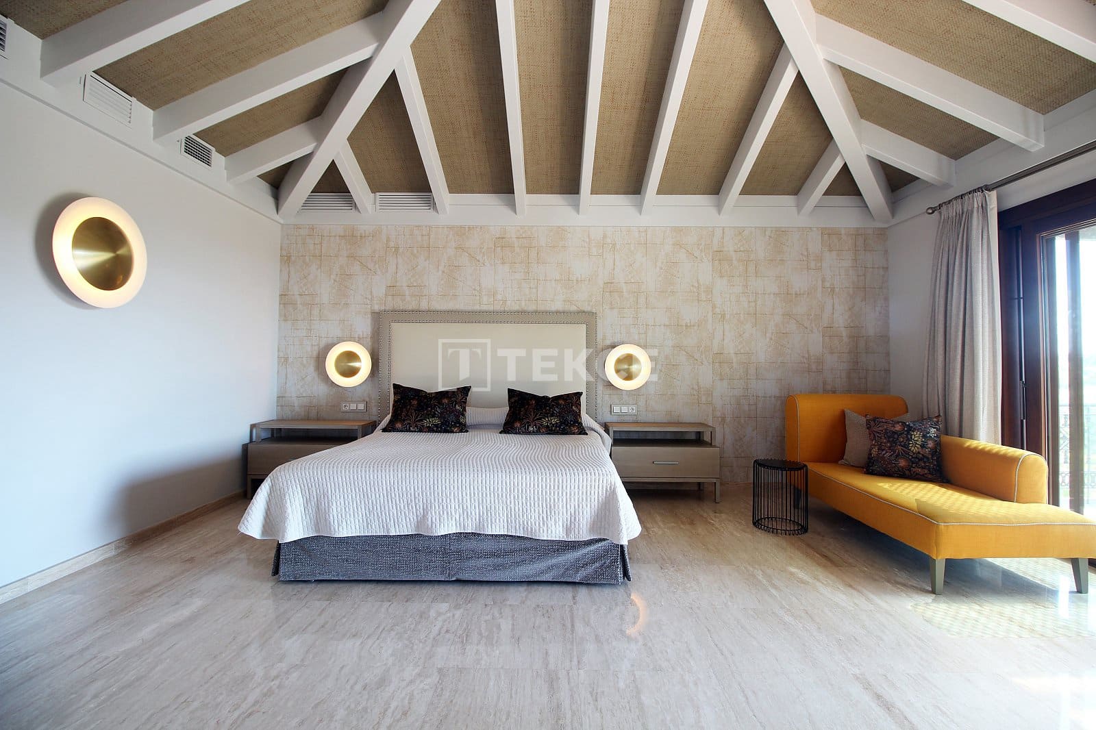 Villa for sale in Benahavis with pool - € 13,950,000 (Ref: 8966186)