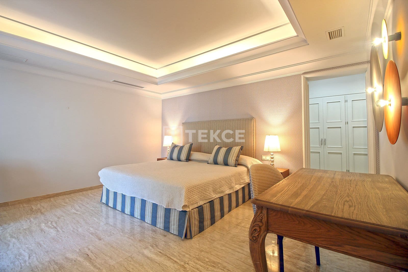 Villa for sale in Benahavis with pool - € 13,950,000 (Ref: 8966186)