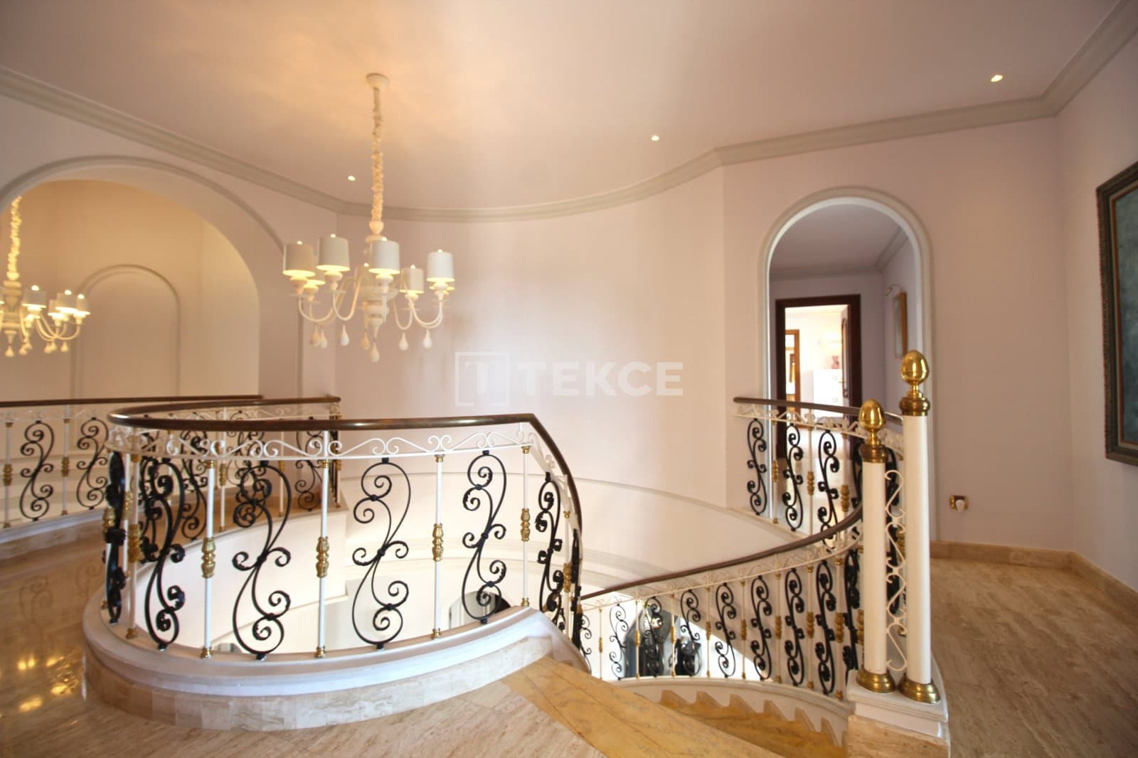 Villa for sale in Benahavis with pool - € 13,950,000 (Ref: 8966186)