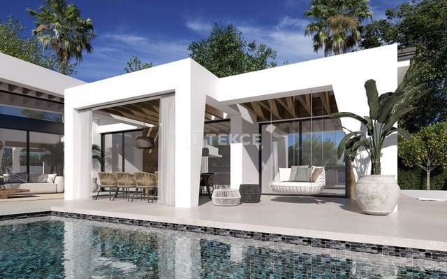 4 sovrum Villa till salu i Nueva Andalucia, Marbella med pool - 3 890 000 € (Ref: 8966198)