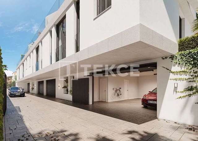 3 sypialnia Willa na sprzedaż w El Limonar, Miasto Málaga z basenem - 1 750 000 € (Ref: 8966201)
