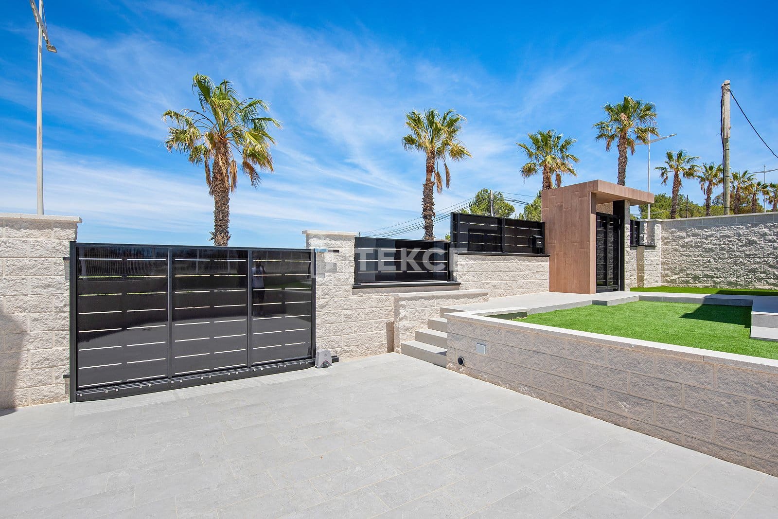 Chalet de 3 habitaciones en Algorfa en venta con piscina - 445.000 € (Ref: 8967818)