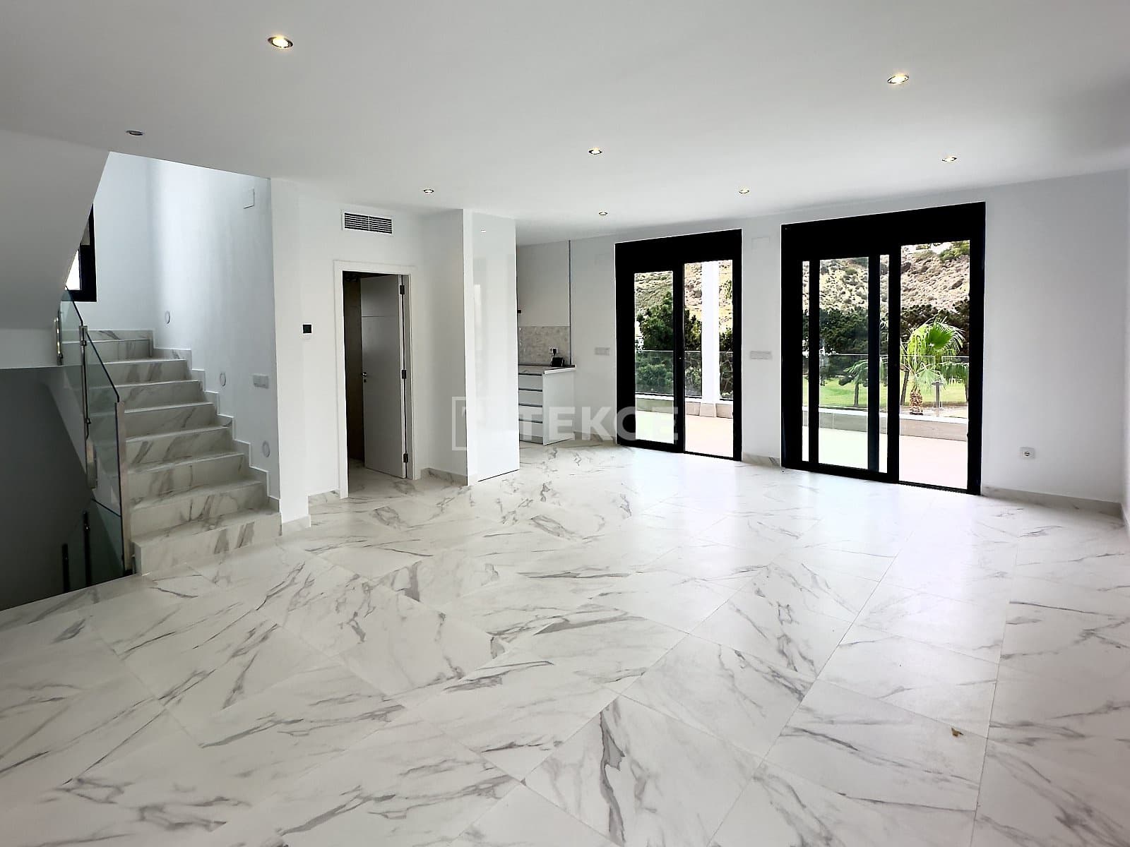 4 sovrum Villa till salu i Ciudad Quesada med pool - 834 000 € (Ref: 8969702)