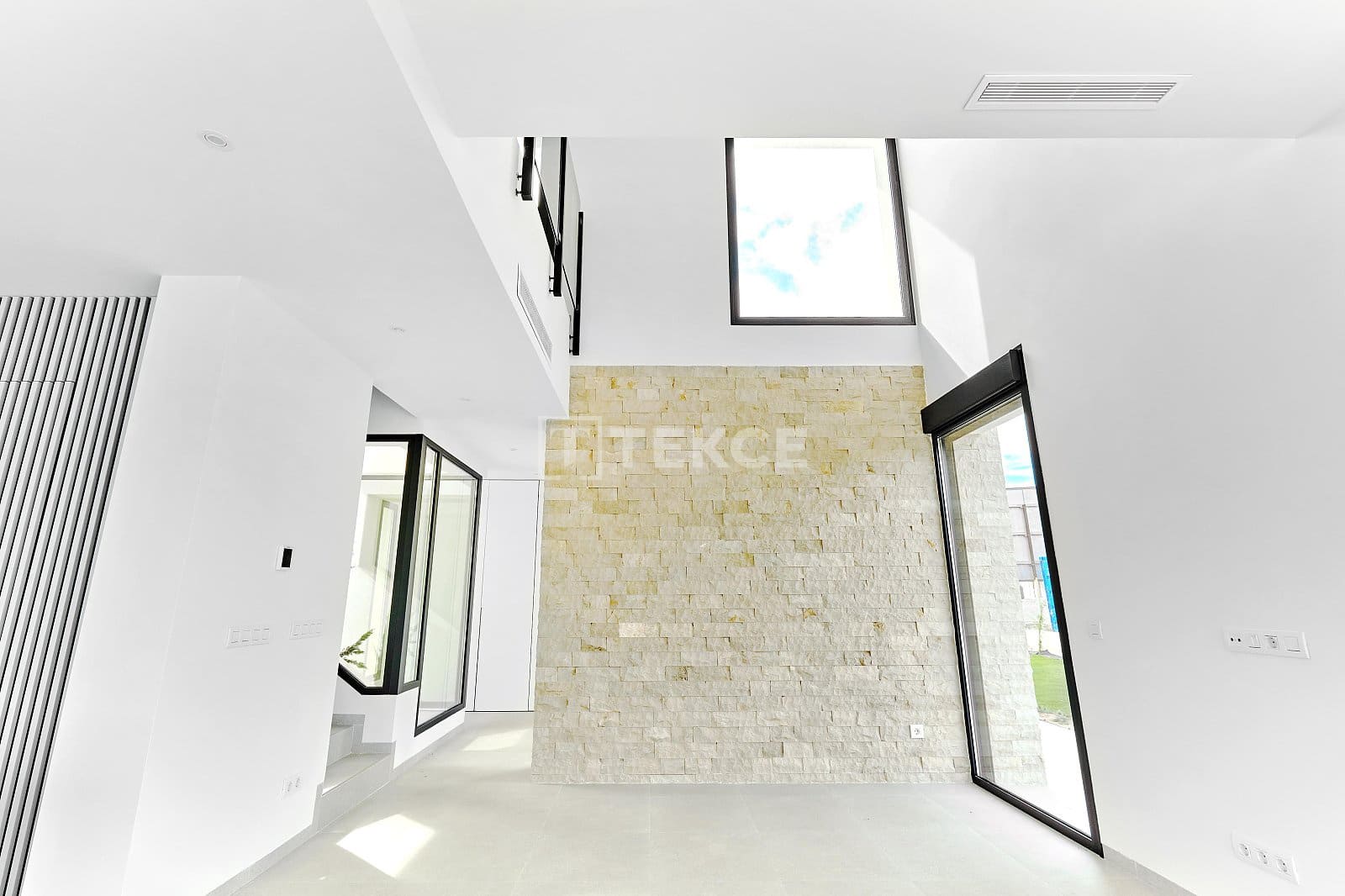 3 bedroom Villa for sale in Orihuela with pool - € 760,000 (Ref: 8971670)